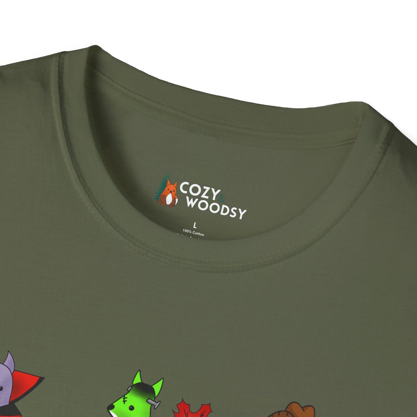 Cozy Halloween Foxes | Unisex Softstyle T-Shirt