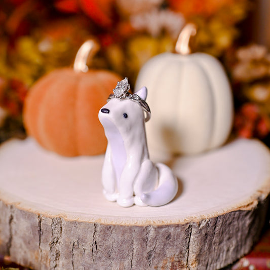 Arctic Ring Fox | Lil Woodsie Crown Ring Holder